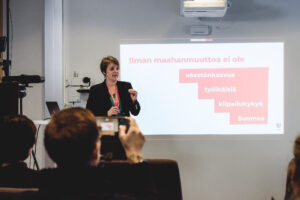 Laura Koivisto-Khazaal. Kuva: Anssi Kumpula.