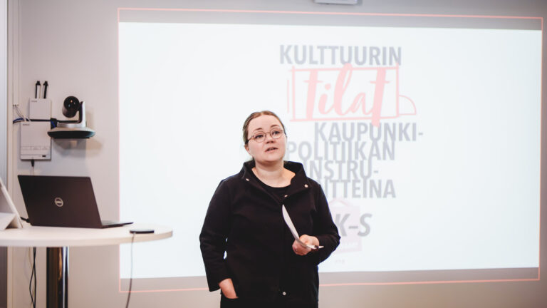 Kirsi Siltanen. Kuva Anssi Kumpula.